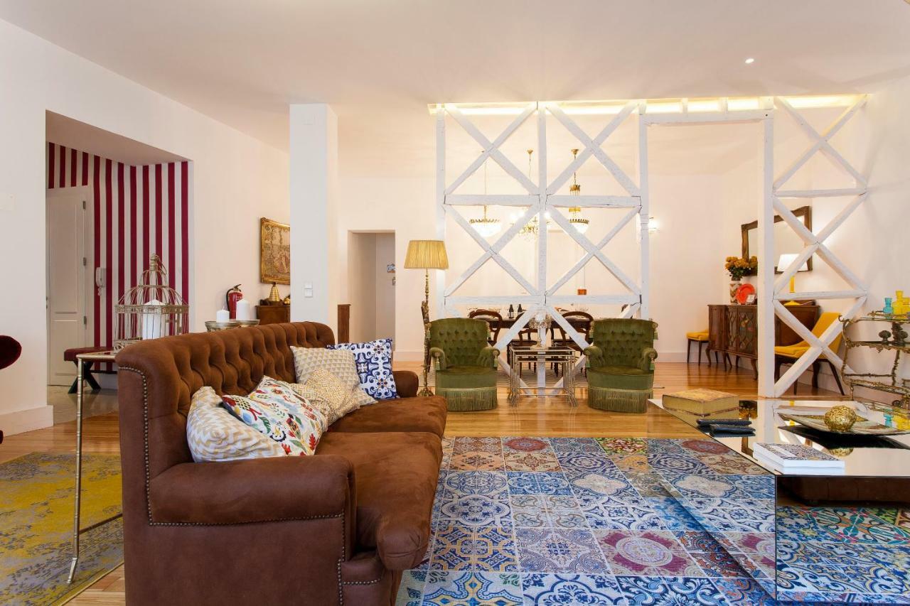 Chiado 4-Bedroom Flat Lisboa المظهر الخارجي الصورة